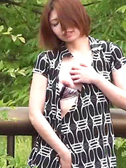 Seira Scratches Her Itch In Public