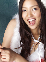 Shizuka Asian honey is Santa girl with hot body and many presents