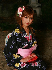 Hot Japanese lady in kimono Eri Hoshikawa